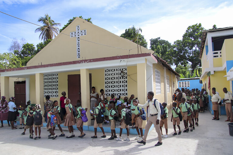 El colegio en Marigot, Haití